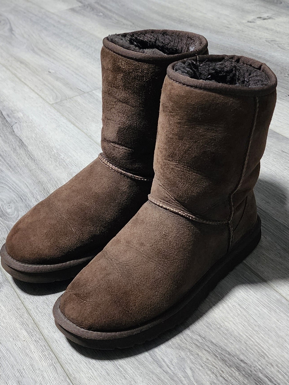 UGG Classic Short II Dark Brown Suede Boots W/ Sheepskin Lining Womens Size 7
